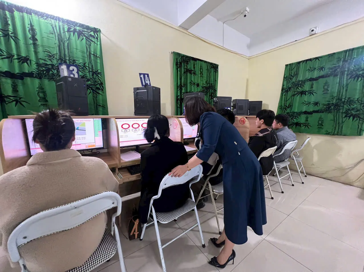 Phòng máy hiện đại