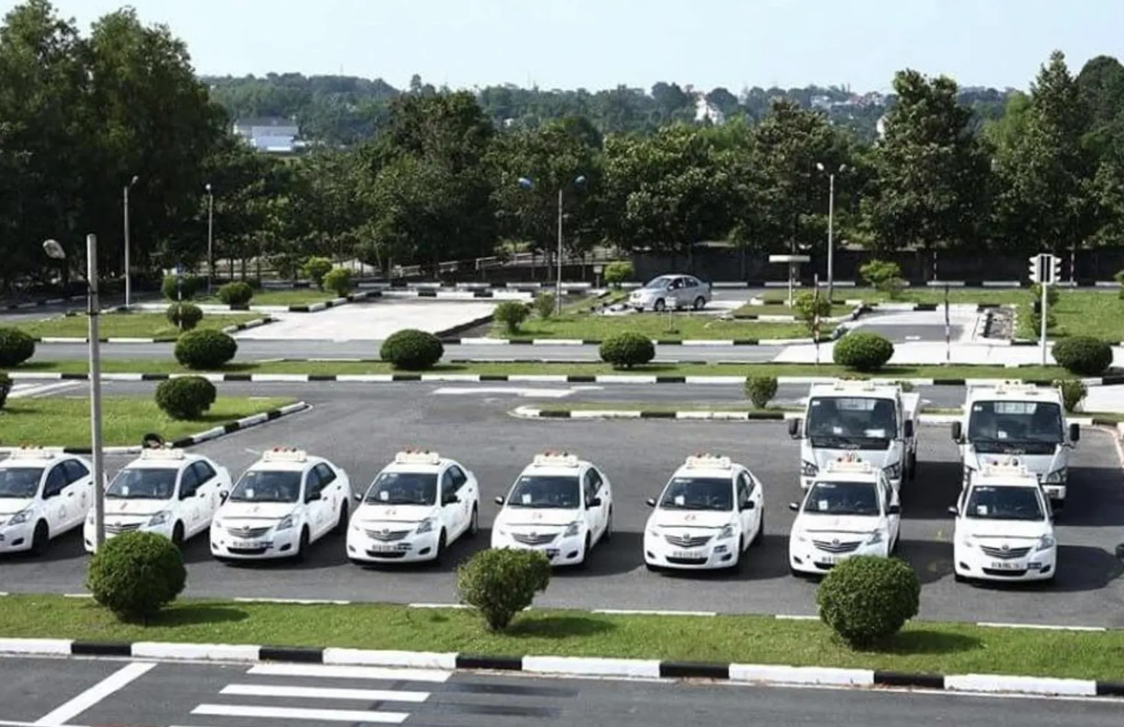 Dàn xe thi sát hạch